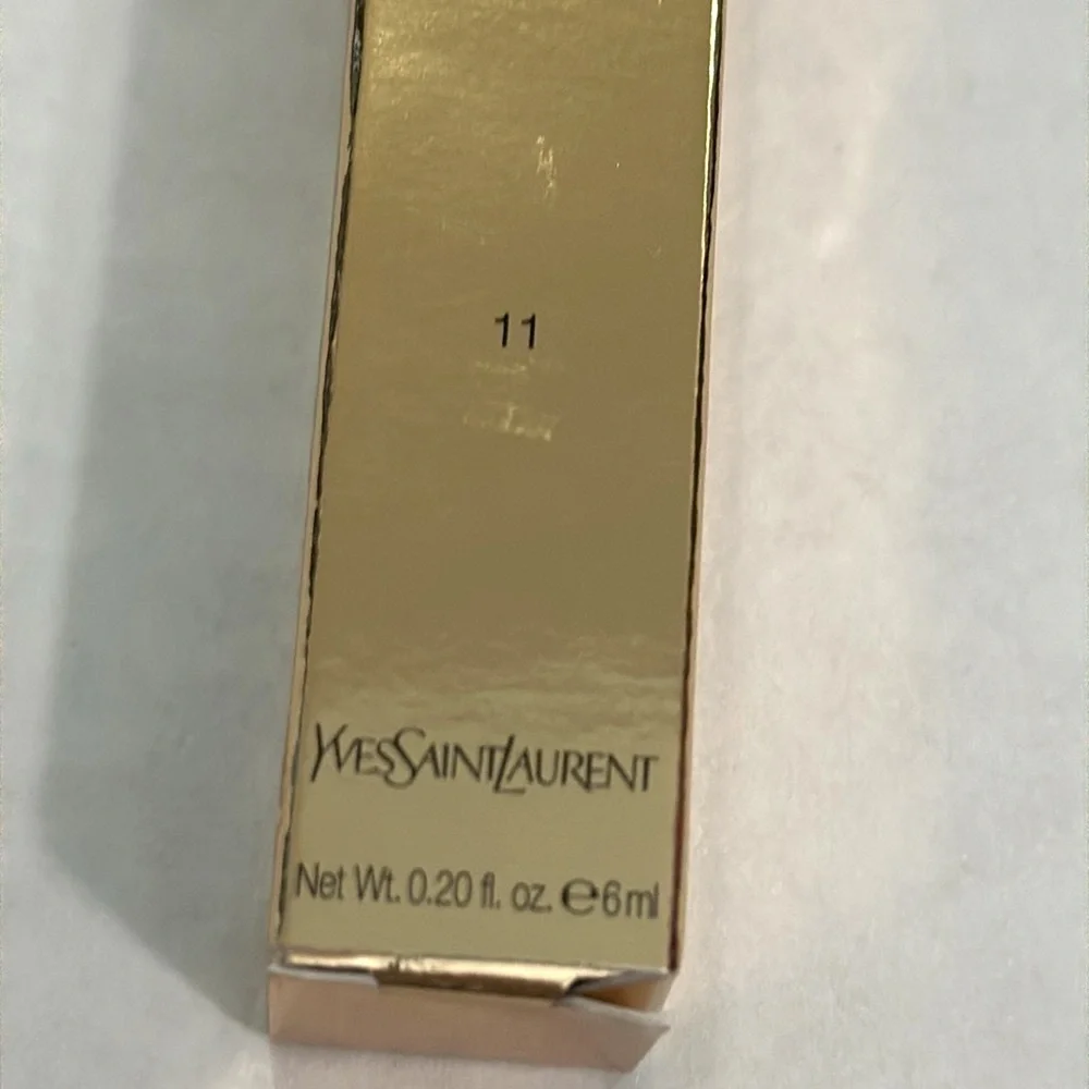 YVES SAINT LAURENT Volupté Liquid Colour Balm hook me Berry NIB